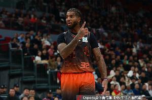辽宁男篮与山东男篮外援马奎斯·克里斯签约在即