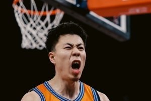 上海男篮预计将向张镇麟提供四年顶薪续约协议