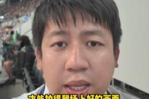 直播吧现场报道：诺维茨基亮相日瑞对决，身着瑞典球衣成瑞典球迷