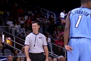 昔日老鹰队友！约什·史密斯与乔·约翰逊在BIG3联赛上交手