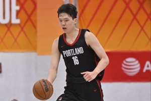 杨瀚森洛杉矶特训时间表:早上7点至球馆 8点启动训练 11点训练结束