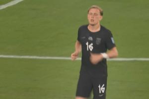 挪威教练谈吕尔松开场13分钟被换：大腿不适，世界级调整