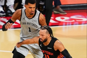 A·史密斯称布伦森夺冠挽救NBA,否则各队或将争相囤积高大球员以抵御文班