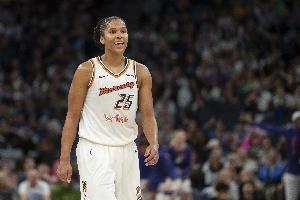 WNBA历史三双记录:托马斯21次领跑 克拉克与约内斯库并列第三