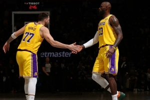 ClutchPoints:科比传承至詹姆斯,再至东契奇,湖人巨星之火持续燃烧