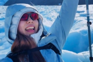 张茹分享旅游Vlog，心情愉悦，画面以阳光与大海为主