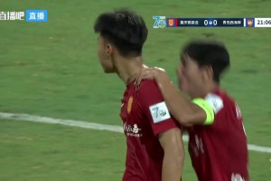 神仙球！杜月徵禁区角兜射划出致命弧线破门，李昊望球兴叹