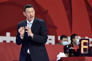 媒体人:请李楠带课更佳,他在人员配置上经验丰富