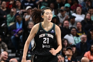 自由人86-64战胜神秘人 韩旭替补登场13分钟 投篮三分3投2中获6分1次抢断