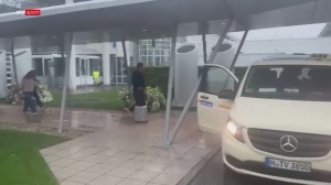 冷清!世界杯意外出局32强,德国队在倾盆大雨中返回慕尼黑