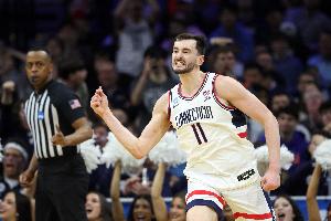 NBA选秀：骑士在第29顺位选中卡拉班，将其交易至国王以换取第34顺位选秀权及一个次轮选秀权！
