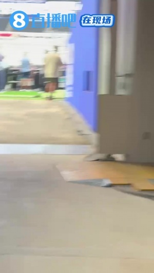 直播吧现场报道|日本队训练场地草皮养护情况