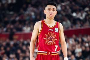 全网热议！原帅转会江苏，球迷炸裂：这操作太刺激了！