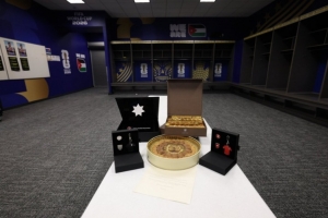 FIFA官方社交媒体分享照片,约旦队更衣室留赠物及感谢信道别