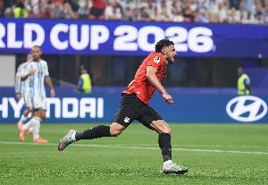 阿根廷上次世界杯败绩为2022年对阵沙特，上次淘汰赛败绩为2018年对阵法国
