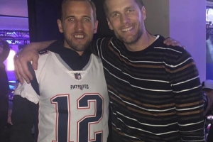 邮报：NFL传奇人物汤姆·布雷迪访问英格兰队，激发三狮军团队员热情