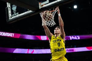 世预赛:瑞典以87-76击败捷克,拉松16投4中得19分2篮板2助攻,克雷伊奇贡献14分4篮板5助攻