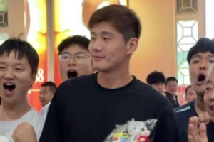 又一位王俊杰！山西新援王俊杰到达太原 获得球迷热情欢迎