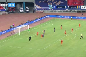 徐浩峰传中助攻龙威头球破门，三镇1-0领先泰山
