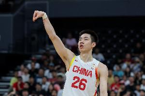 外线超级稳健！朱俊龙上半场三分球3投3中，贡献9分，无得分来自两分和罚球