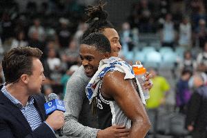 名记怒斥:福克斯的合约堪称NBA史上最糟糕!绝无仅有!