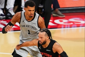 文班荣登2K27封面!纽约导演赞尼克斯4-1胜马刺夺冠