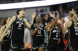 自由人83-86负于神秘人 韩旭出战12分钟 5投3中获8分3篮板1助攻2盖帽