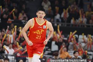 顶住压力！胡金秋逆境爆发展现顽强意志