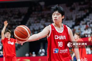 巅峰对决，中国女篮陈明伶强对抗制胜尼日利亚