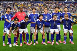 日本队成亚足联首支出线球队,日本队成为亚洲足球联盟第九支晋级球队,两队已淘汰韩国,第三名结果未定