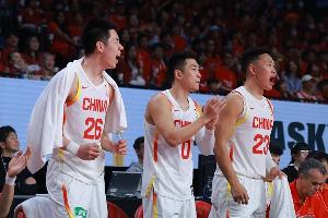 媒体人指出：经过长期集训及窗口期赛事，众多男篮球员心理承受压力显著