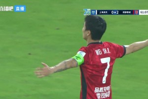 降维打击！韦世豪小角度兜射直挂死角上演梅开二度