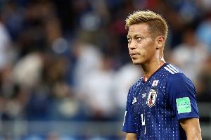 日本1-0领先!本田圭佑表示:尽管未出场,嗓子略微干燥,感到头晕