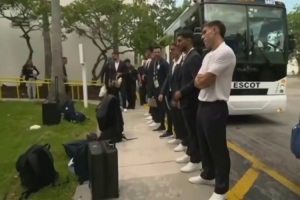 记者：乌拉圭队赛前严格安检，现场配置缉毒防暴犬