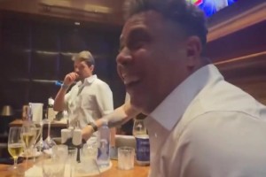 本尊有点懵！来看维埃里模仿大罗单车+钟摆过人