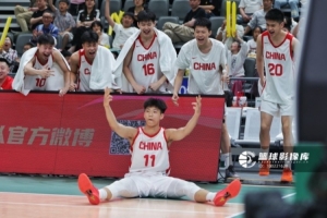 小李广张淳智10投8中高效奉献全队最高分24分,三分球7投6中