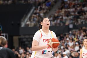 张子宇篮下统治，17投11中砍下25分11篮板1助攻，得分与篮板均为全队之最