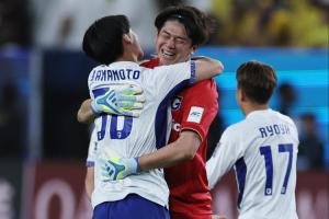 德国天空记者报道：多特蒙德队签下18岁日本球员山本天翔，租借合同中包含买断条款