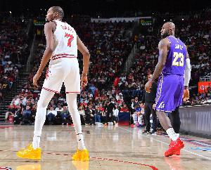 KD:我之前根本不知詹姆斯会加入76人,他的想法总是让人难以捉摸