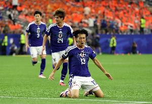 中村敬斗：两次扳平并在强队身上得分，这让我们更加自信