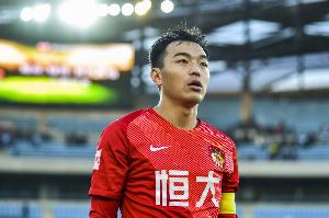 冯潇霆:亚冠决赛前一天夜深仍沉迷玩英雄联盟,与郜林、曾诚共度时光