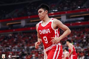 国家队员首战表现抢眼！庞峥麟半场投篮4投3中获7分 正负贡献+14