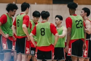 下月是否与中国男篮交战？日本篮协公布日本男篮训练照片，河村勇辉在列