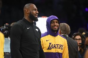 Siegel:私下讨论中,各界人士认为布朗尼将随詹姆斯转投新队