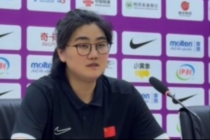 中国U17女篮教练表示:面对经验丰富的职业俱乐部,队员展现了团队协作精神