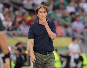 韩国与苏格兰主帅同日辞职，共同面临小组出局困境