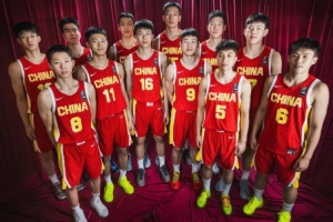 媒体人点评:对手身体对抗极为激烈,国青球员略显迷茫