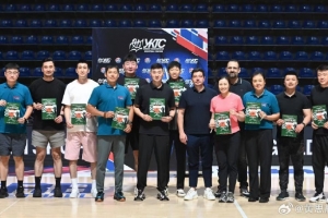 黄思静分享照片！与刘炜、张庆鹏、顾全等教练赴塞尔维亚深造