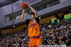 偰李永炜表示，教练团队和球队老将一直给予他鼓励，贺希宁提醒他要大胆发挥