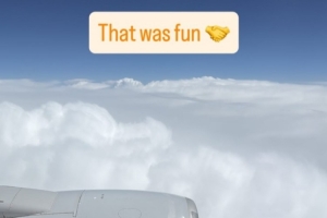 开心游玩！德拉维多瓦分享返程航班窗景照：真是一次愉快的旅行！